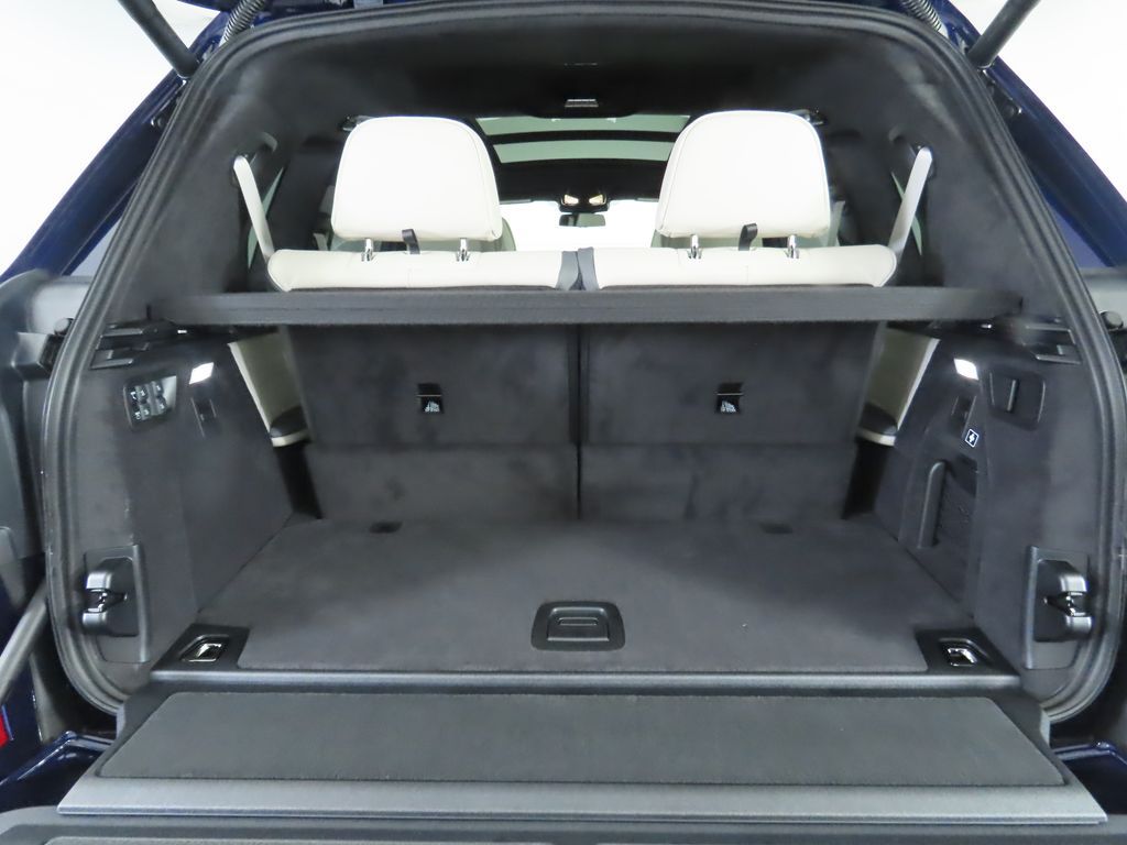 Thumbnail: 2026 BMW X7 - 30