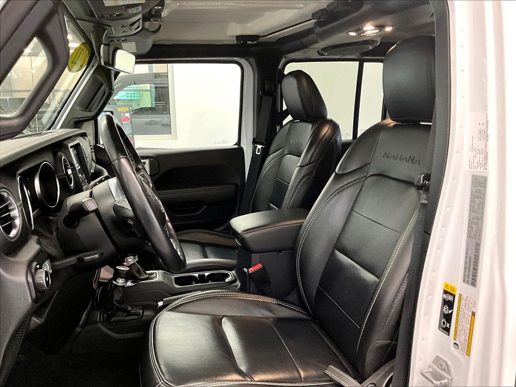 2021 Jeep Wrangler — photo 10