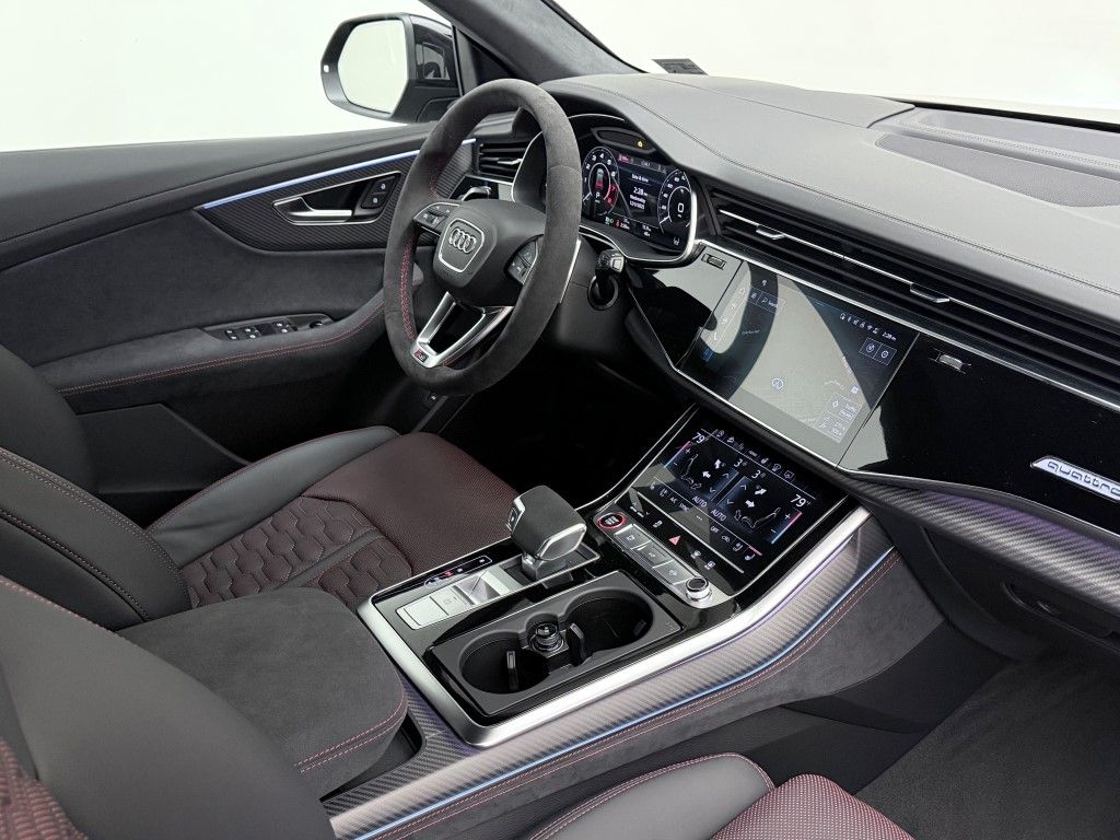 Thumbnail: 2026 Audi RS Q8 - 22