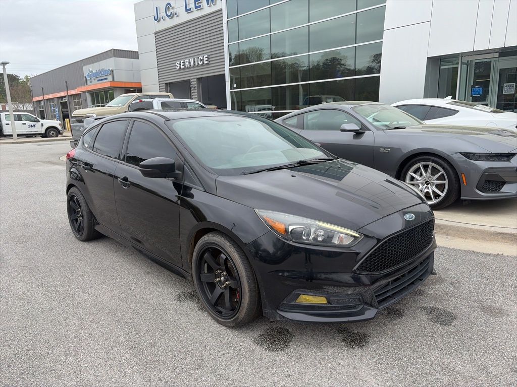2017 Ford Focus ST
