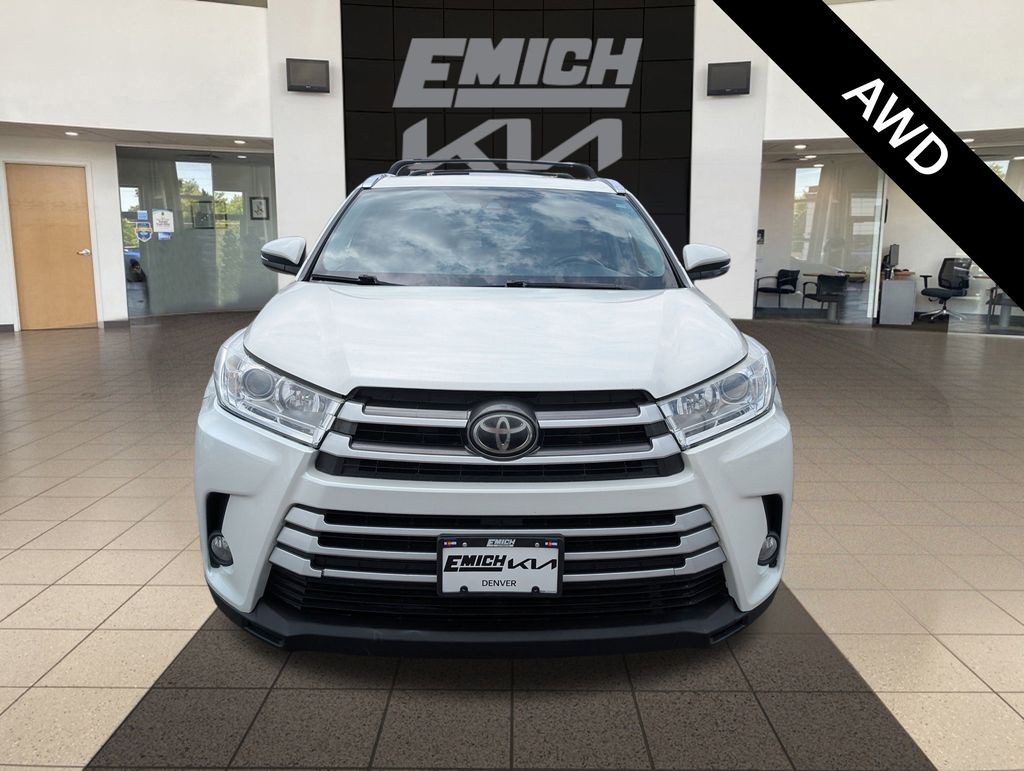 Used 2017 Toyota Highlander XLE with VIN 5TDJZRFHXHS511607 for sale in Denver, CO