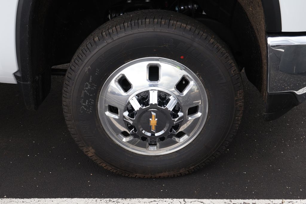 2025 Chevrolet Silverado 3500 LTZ 5