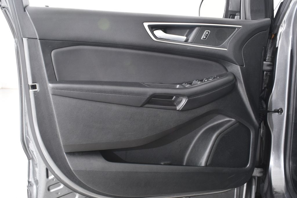 Used 2023 Gray Ford SEL image 25