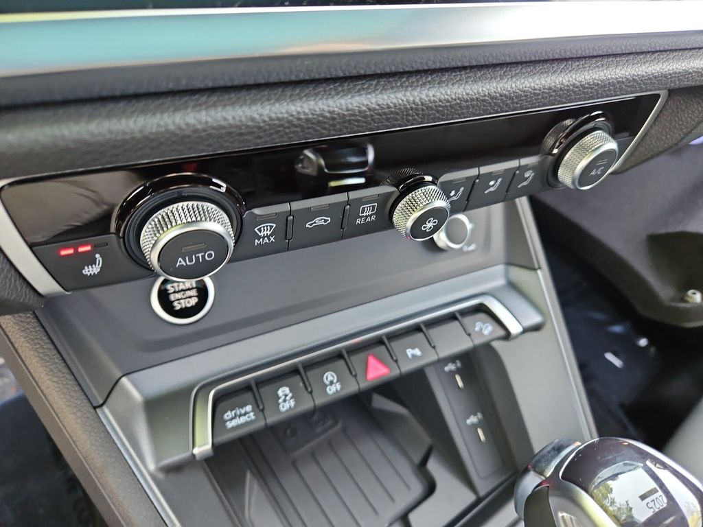 2025 Audi Q3 Premium photo