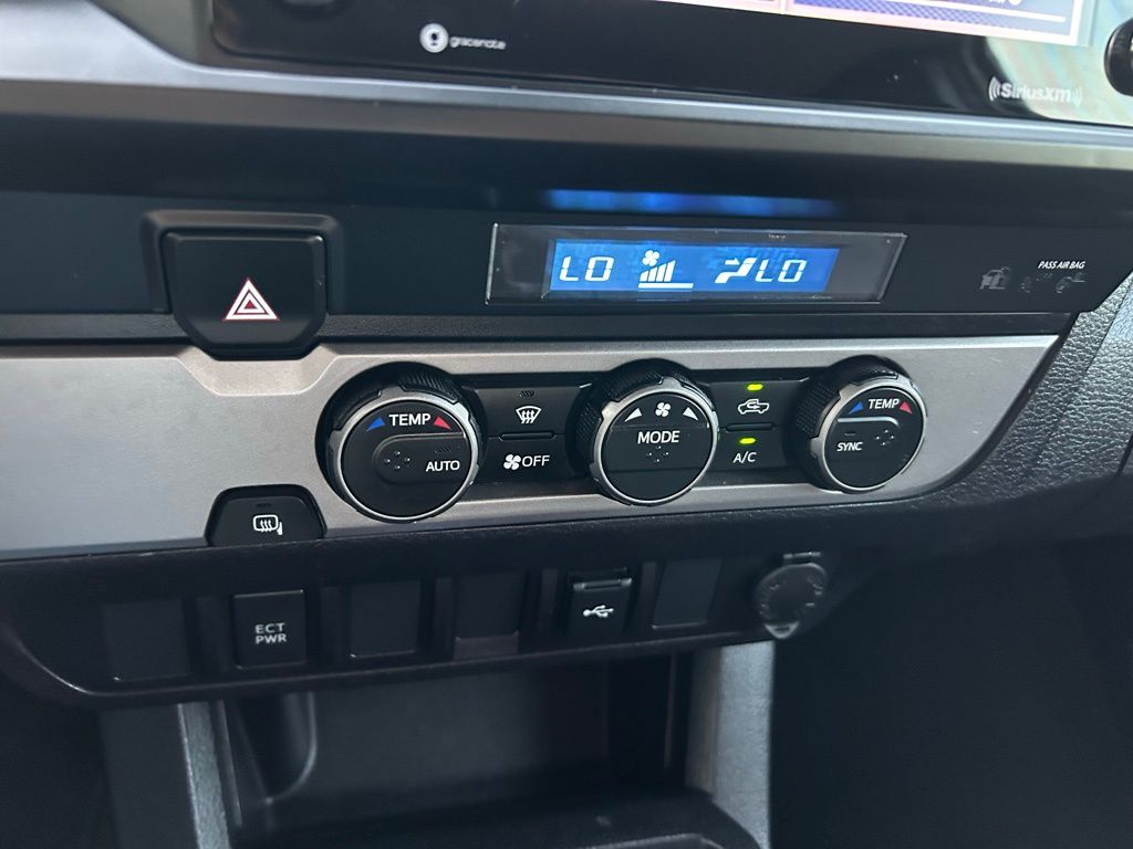 Thumbnail: 2021 Toyota Tacoma - 25