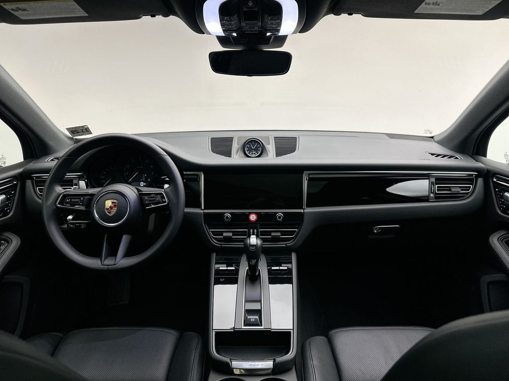 Thumbnail: 2024 Porsche Macan - 8