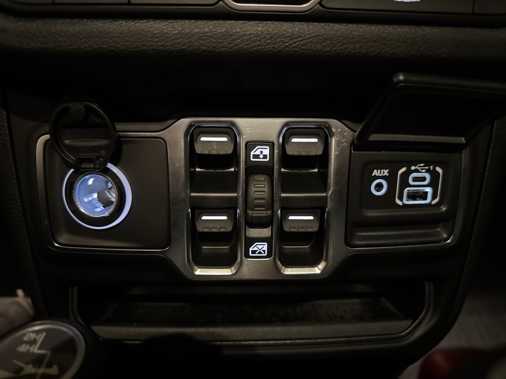 Certified Used 2025 Gray Jeep Sport S image 27