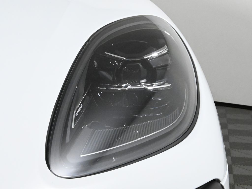 2024 Porsche Macan  12