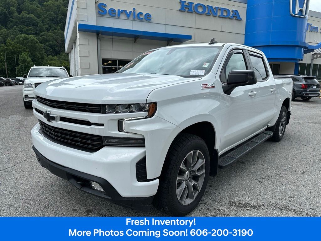 Summit White 2022 Chevrolet Silverado 1500 Pickup Truck Four-Wheel Drive 8-Speed Automatic