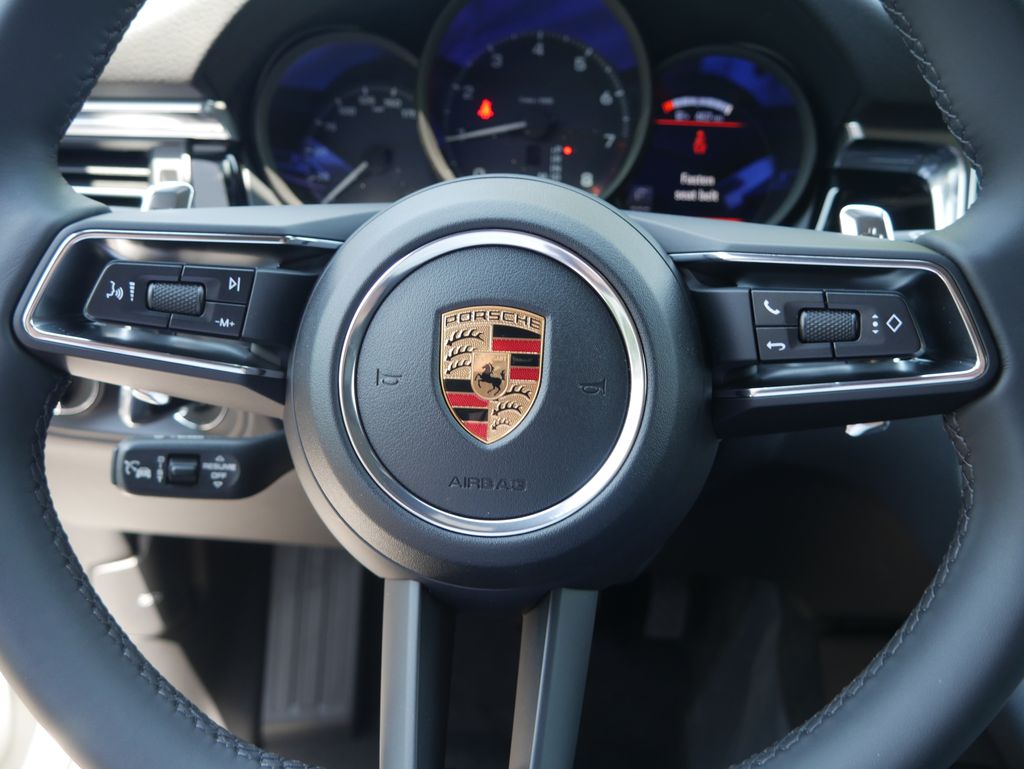 Thumbnail: 2026 Porsche Macan - 30
