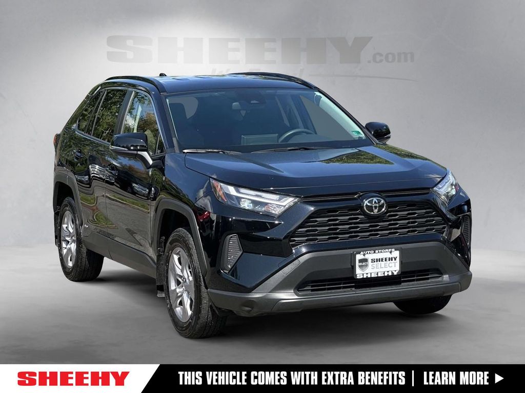 2025 Toyota RAV4 Hybrid XLE