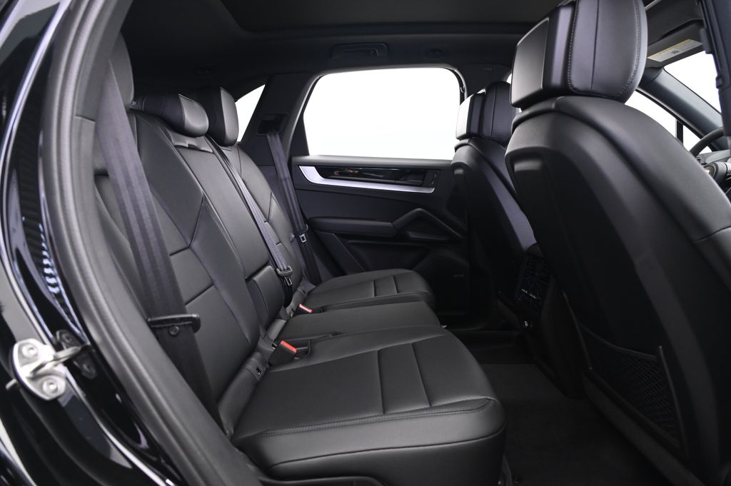 Thumbnail: 2025 Porsche Cayenne - 18
