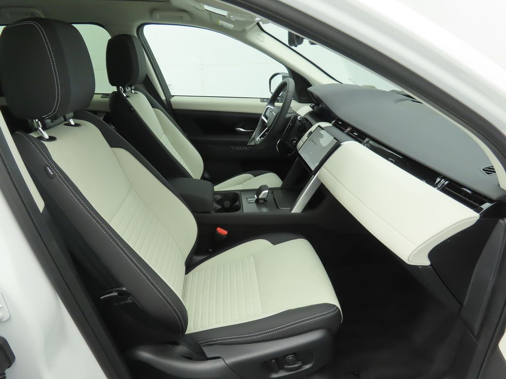 Thumbnail: 2025 Land Rover Discovery Sport - 20