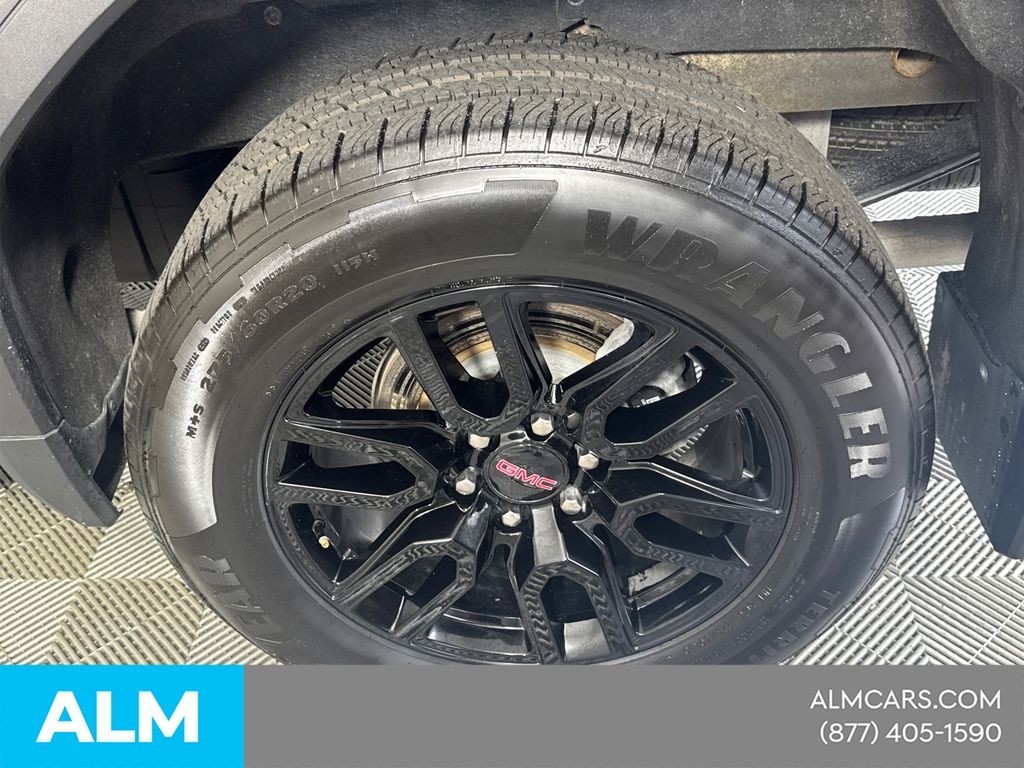 Used 2024 Black GMC Elevation image 22