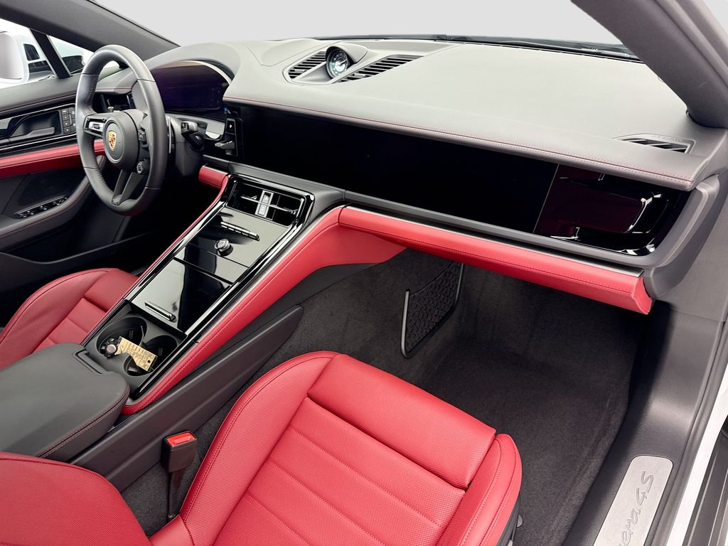 Thumbnail: 2026 Porsche Panamera - 19