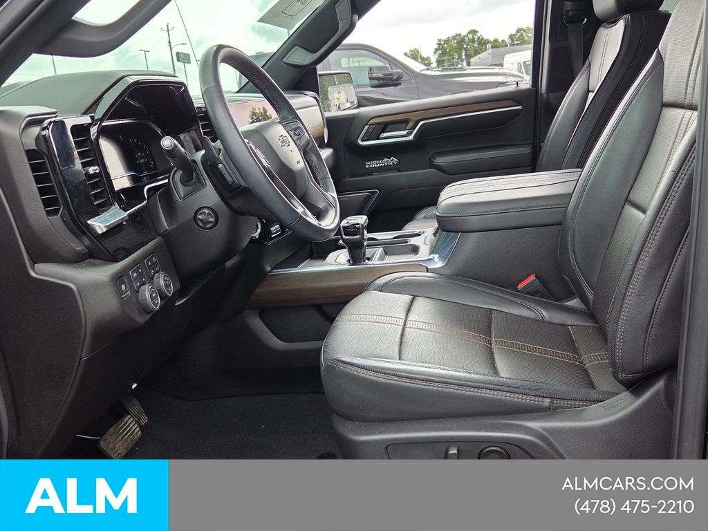 Used 2024 Black Chevrolet High Country image 5