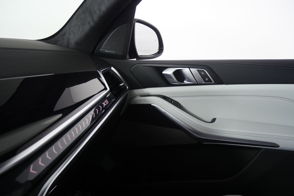 Thumbnail: 2026 BMW X5 - 24