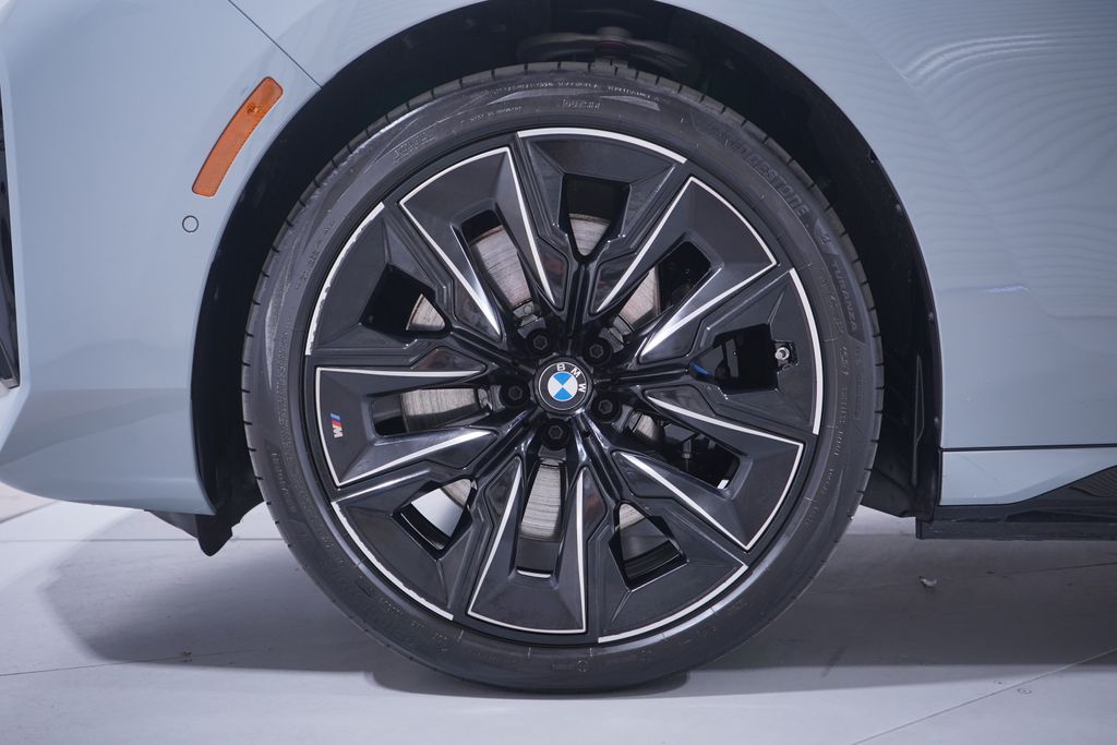 Thumbnail: 2025 BMW i7 - 2
