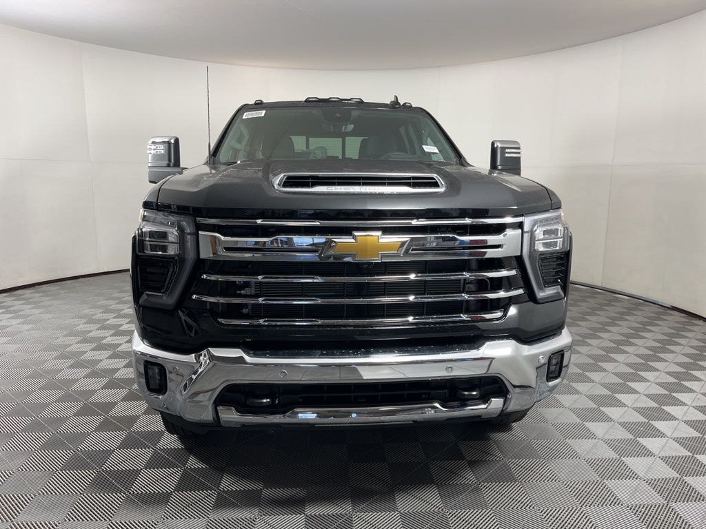 2025 Chevrolet Silverado 3500 LTZ 17