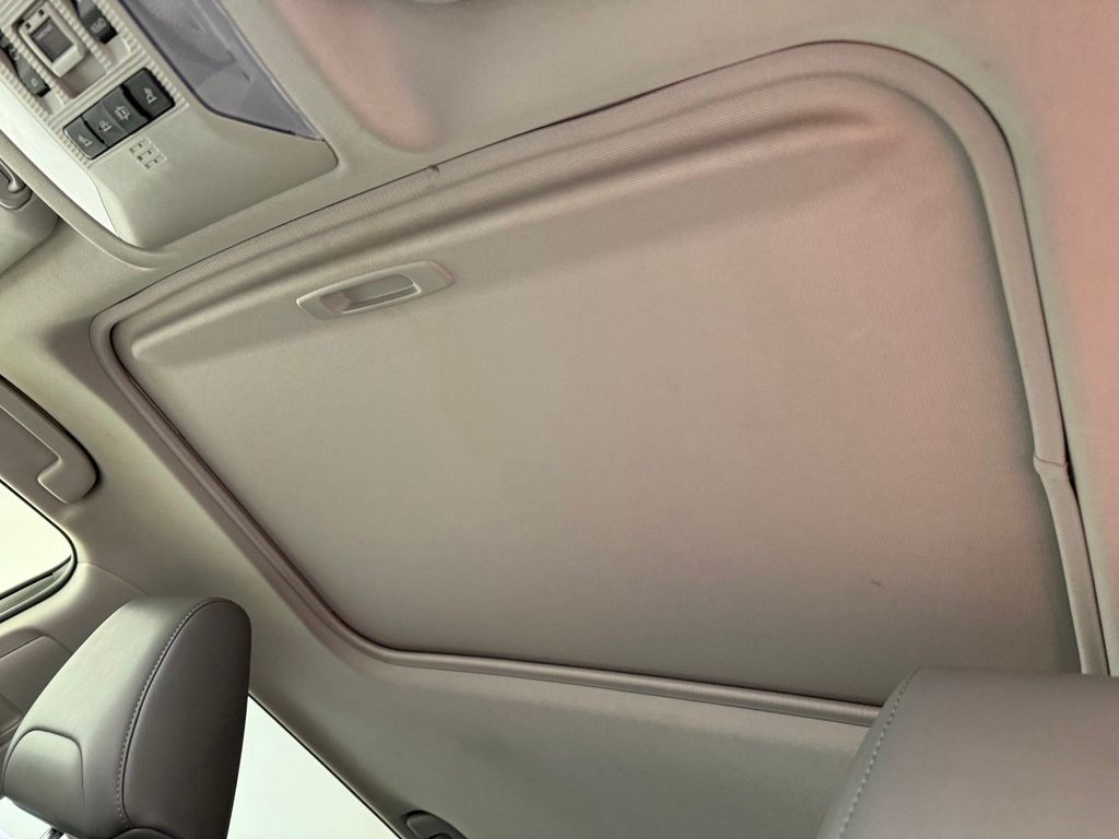 Thumbnail: 2019 Toyota RAV4 - 19