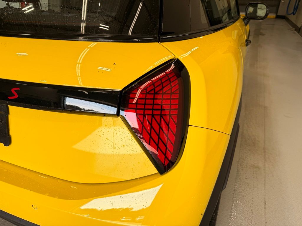 Thumbnail: 2025 MINI Cooper - 5