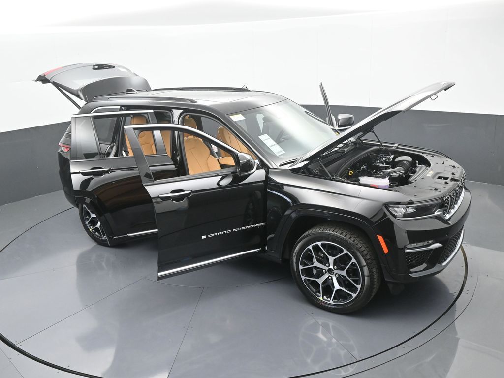 New 2025 Diamond Black Crystal Pearlcoat Jeep Summit image 74