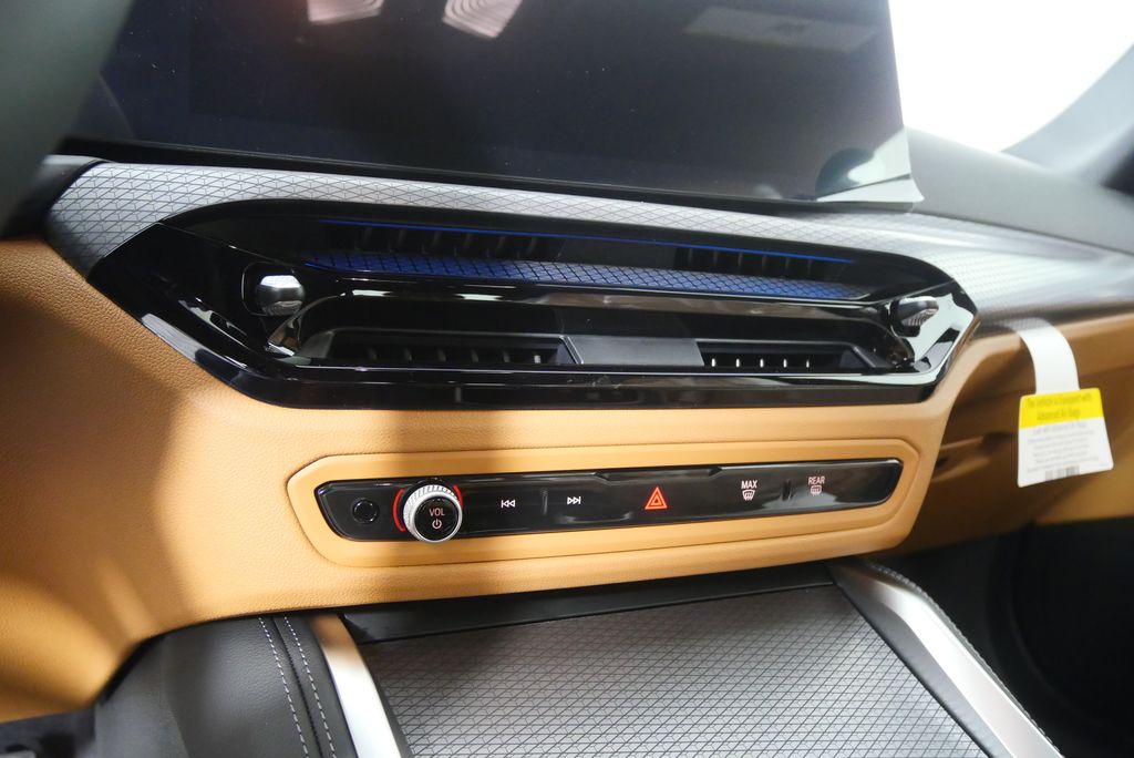Thumbnail: 2025 BMW i4 - 21