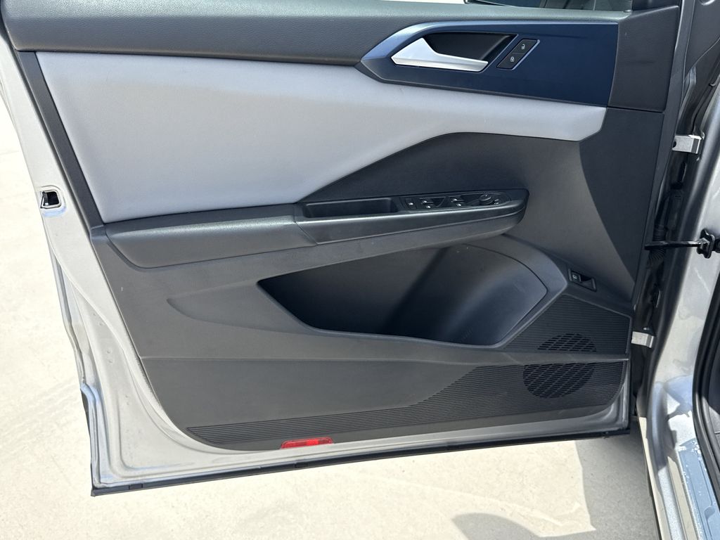 2023 Volkswagen Taos 1.5T SE - 9