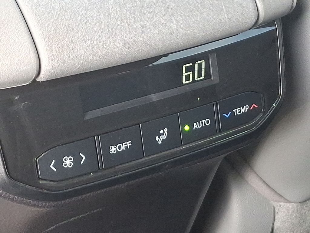2022 Toyota Highlander XLE 12