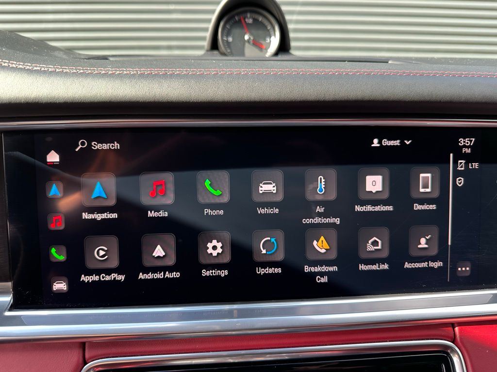 Thumbnail: 2023 Porsche Panamera - 29