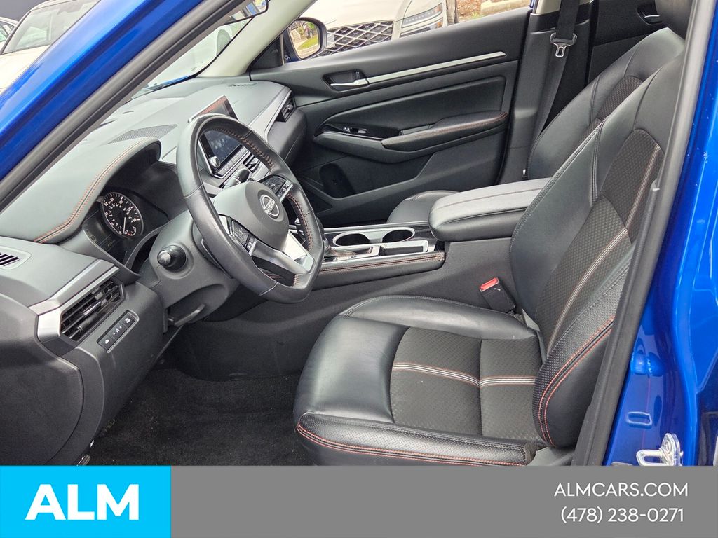 Used 2025 Blue Nissan 2.5 SR image 13
