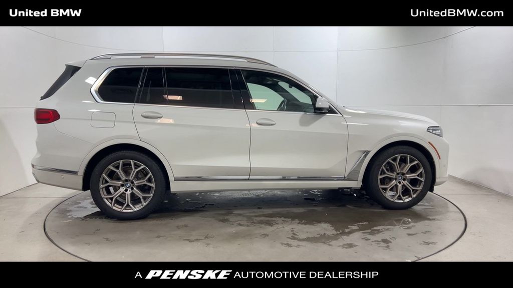 Thumbnail: 2021 BMW X7 - 9