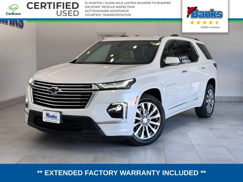 White (Iridescent Pearl Tricoat) 2023 Chevrolet Traverse SUV / Crossover Four-Wheel Drive 9-Speed Automatic