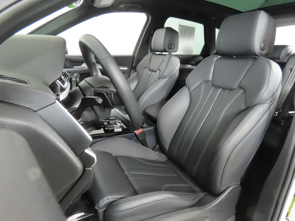Thumbnail: 2025 Audi Q5 - 32