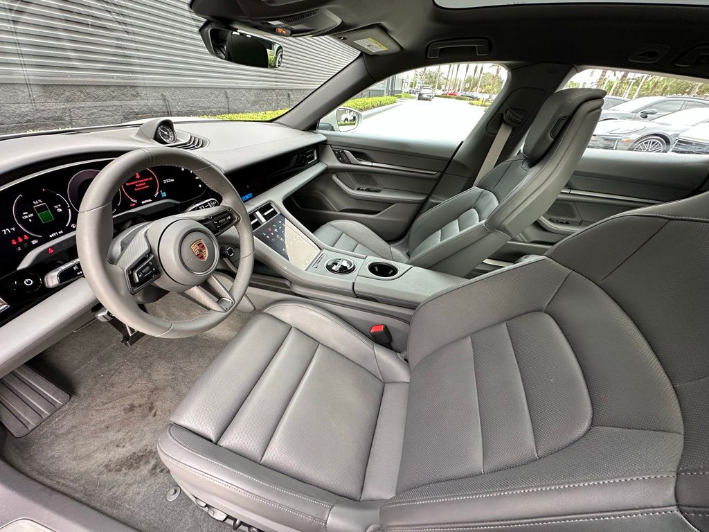 Thumbnail: 2025 Porsche Taycan - 4