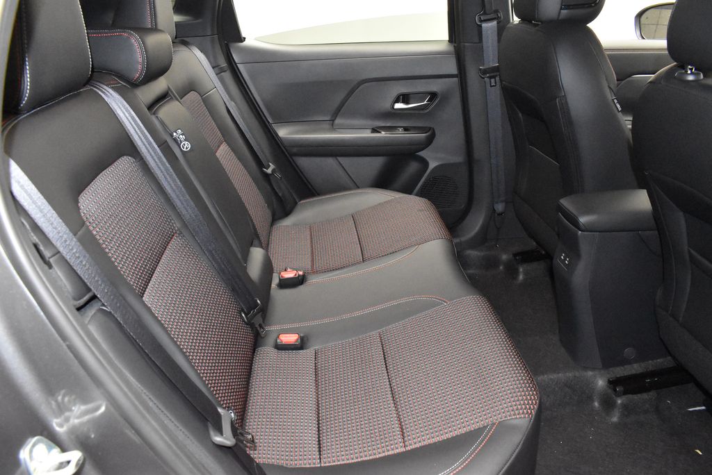 Thumbnail: 2026 Nissan Kicks - 31