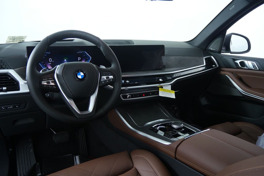 Thumbnail: 2026 BMW X5 - 15