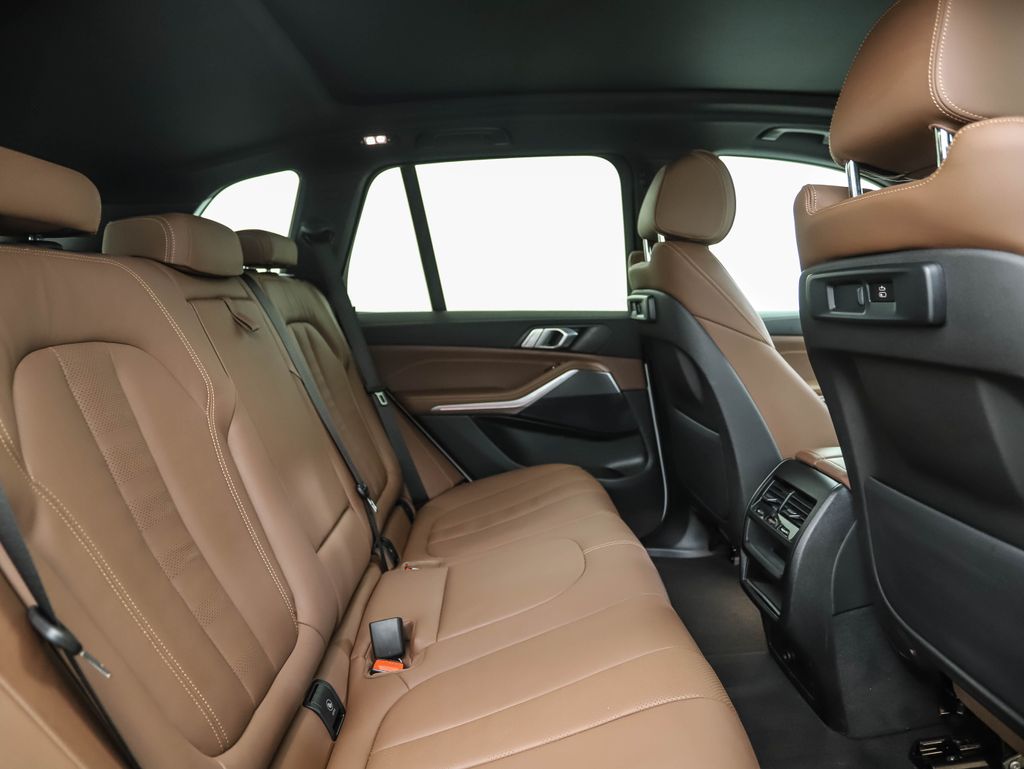 2022 BMW X5 xDrive40i 27