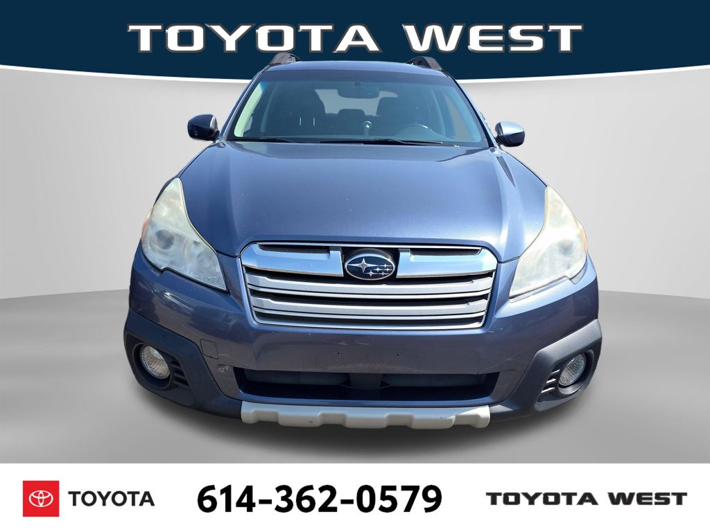 Used 2014  Subaru 2.5i image 2