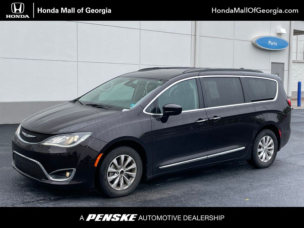 2017 Chrysler Pacifica Touring L -
                Buford, GA