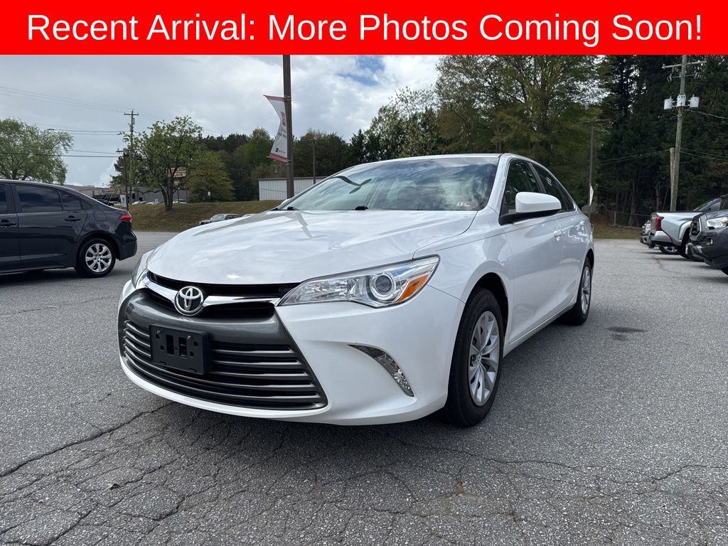 Super White 2017 Toyota Camry LE Sedan Front-Wheel Drive 6-Speed Automatic