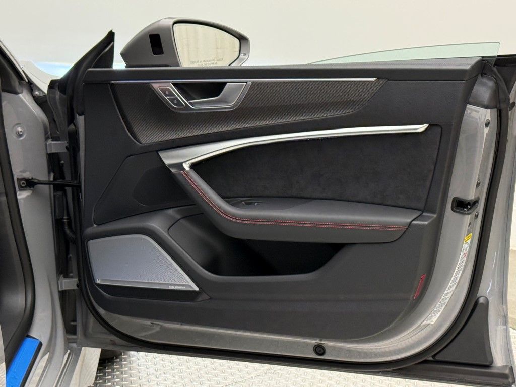 Thumbnail: 2026 Audi RS 7 - 32