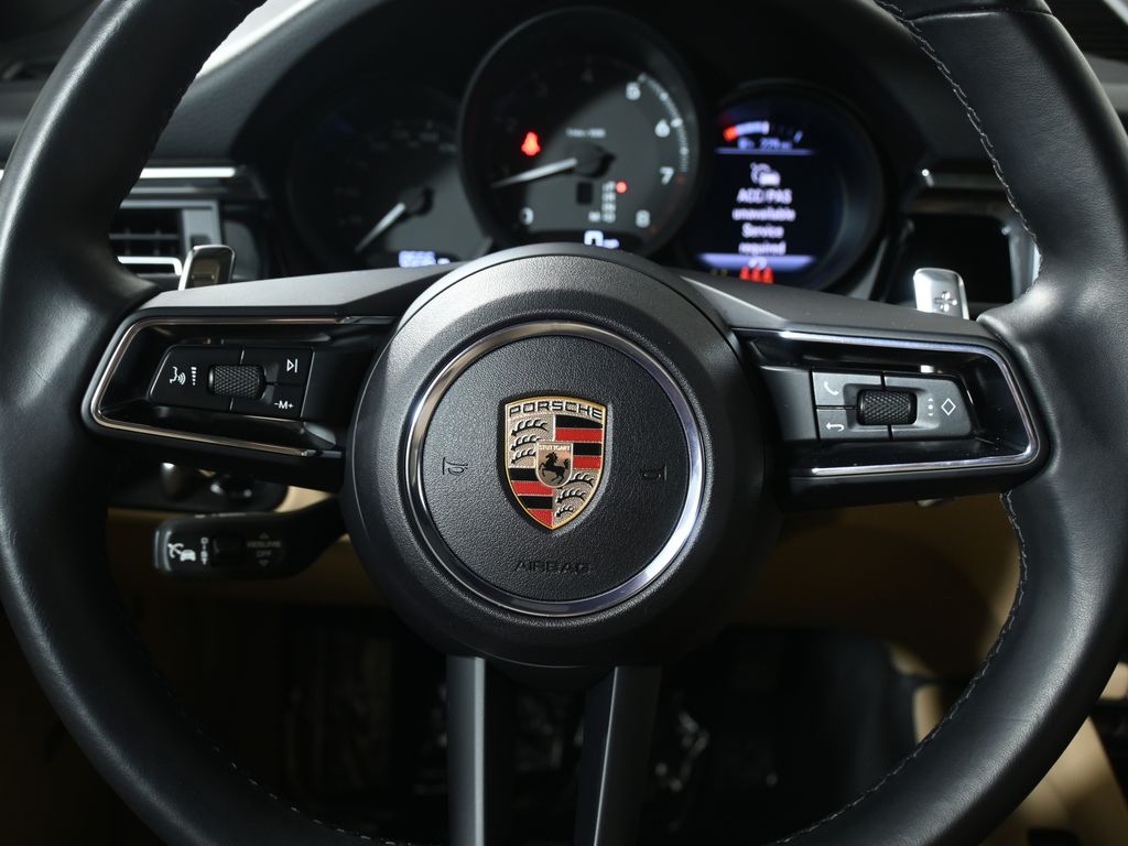 Thumbnail: 2025 Porsche Macan - 19