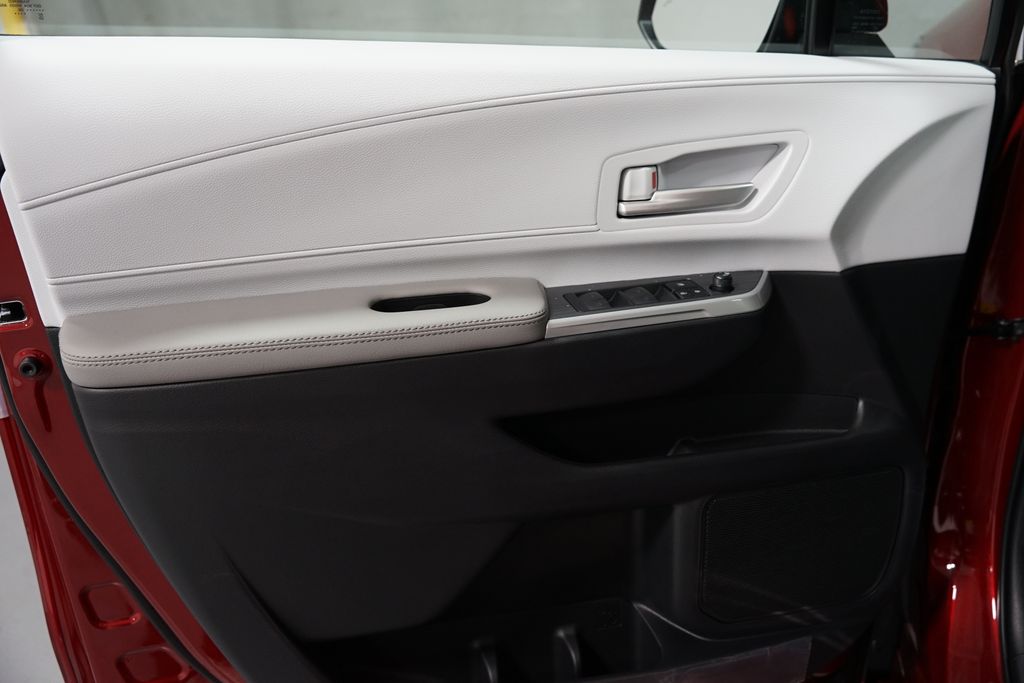Thumbnail: 2026 Toyota Sienna - 32