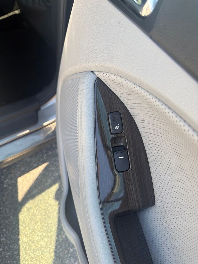 Thumbnail: 2014 Kia Optima - 16