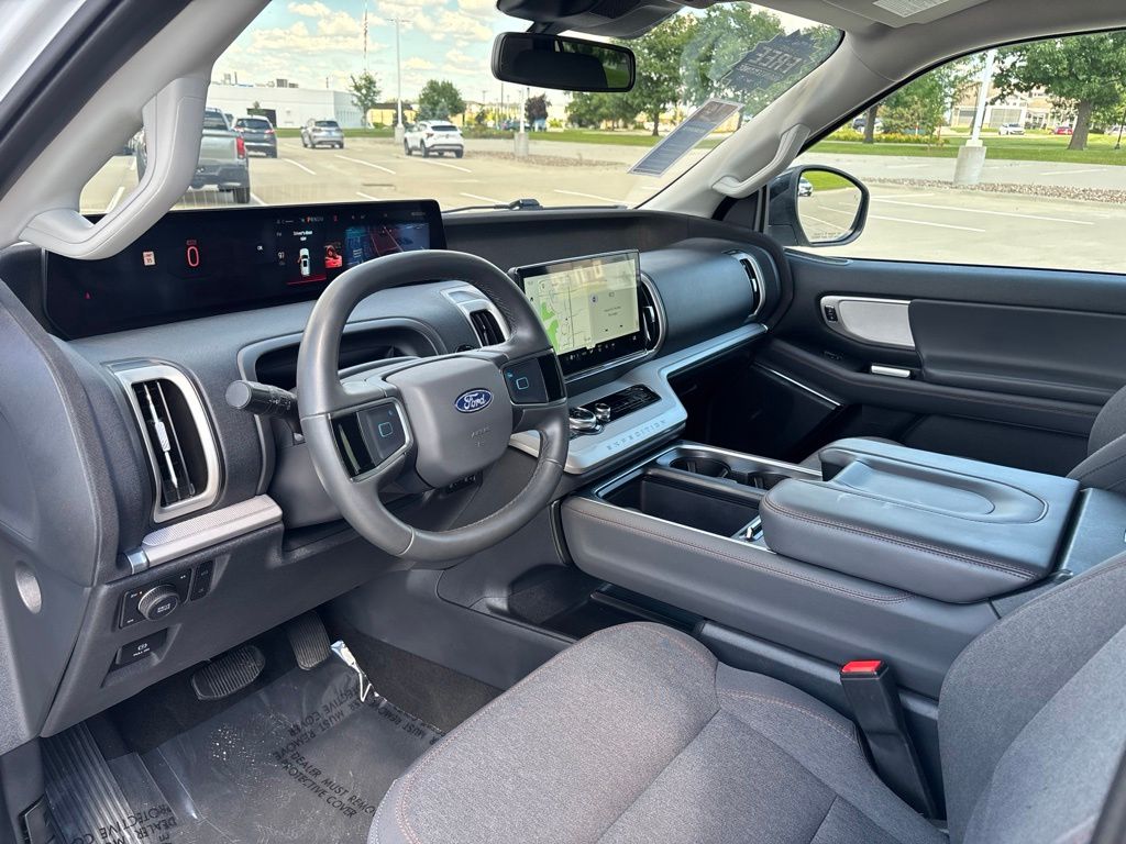 Used 2025 Ford Expedition SUV