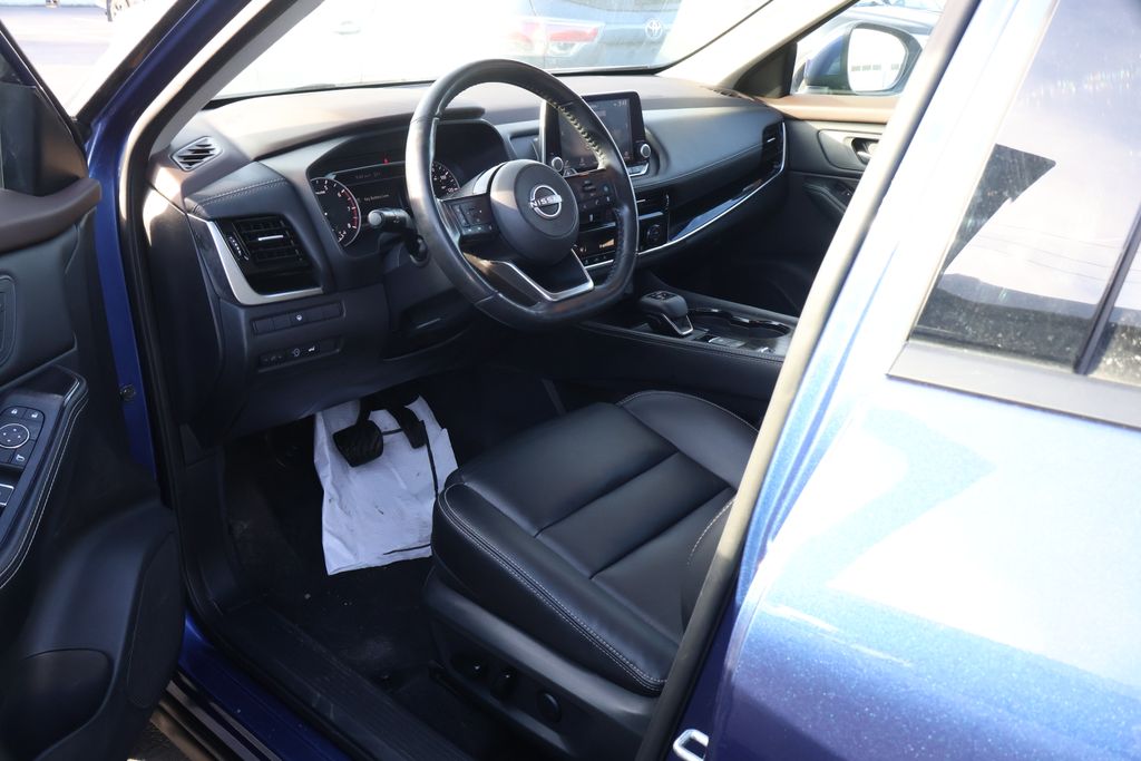 Thumbnail: 2023 Nissan Rogue - 11