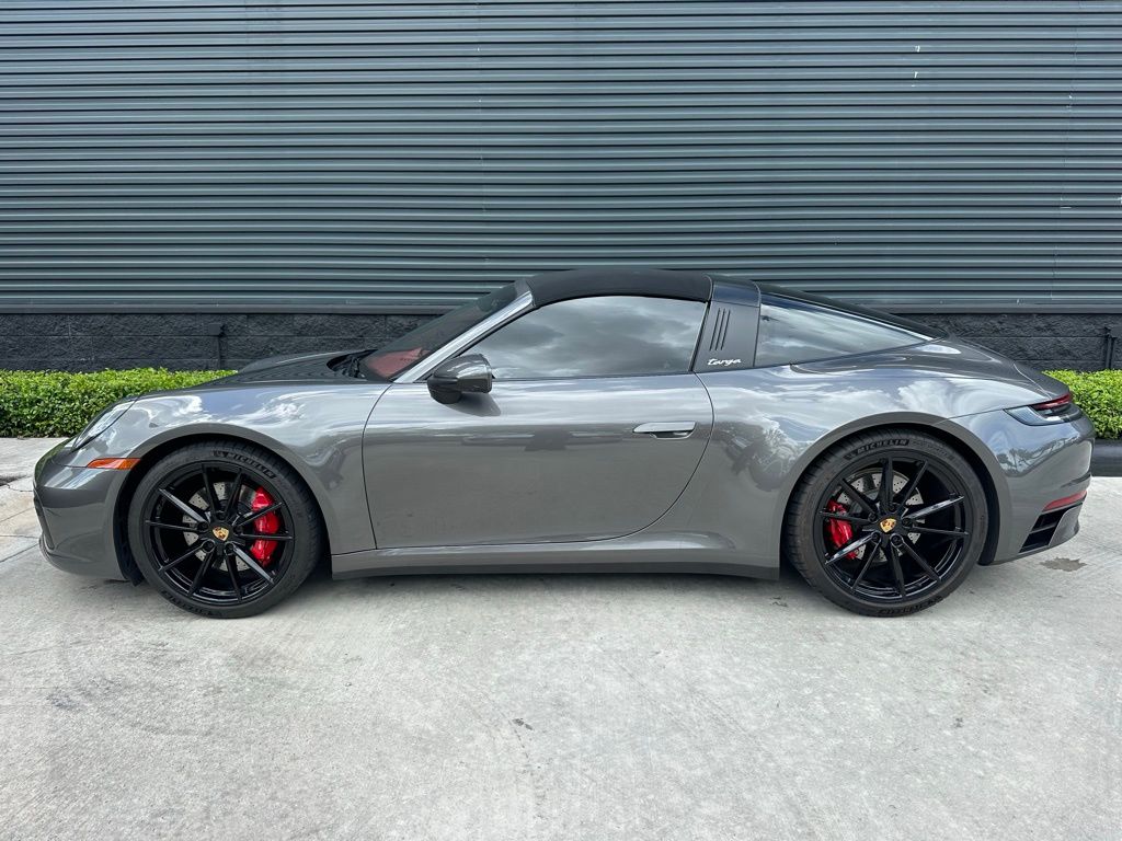 Thumbnail: 2022 Porsche 911 - 2
