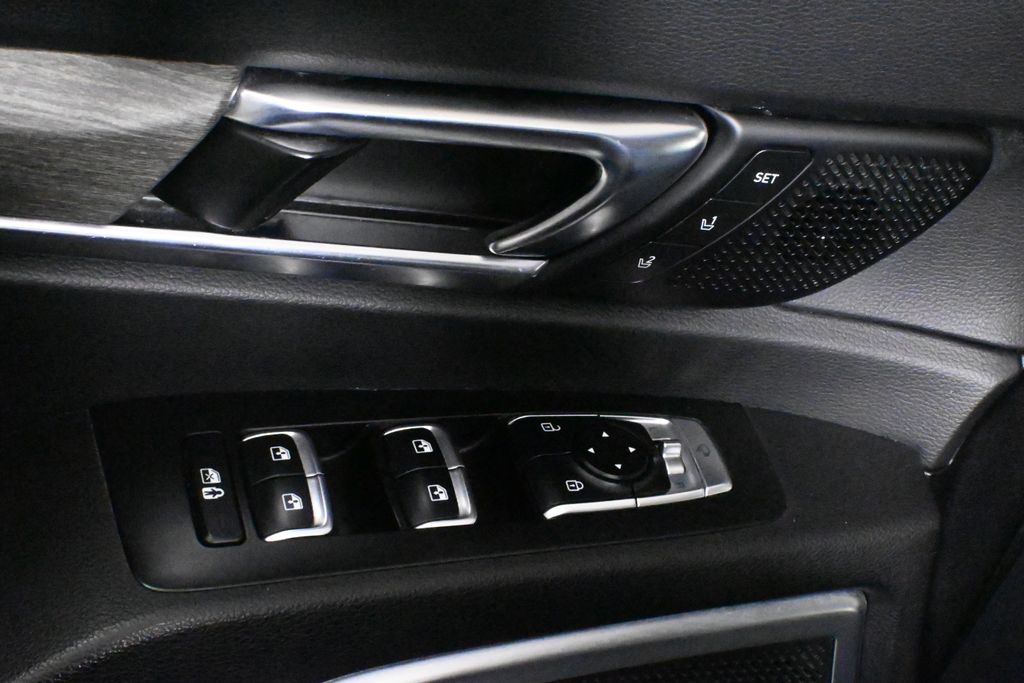 Thumbnail: 2022 Kia Telluride - 32