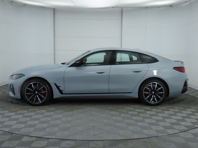 Thumbnail: 2025 BMW i4 - 8